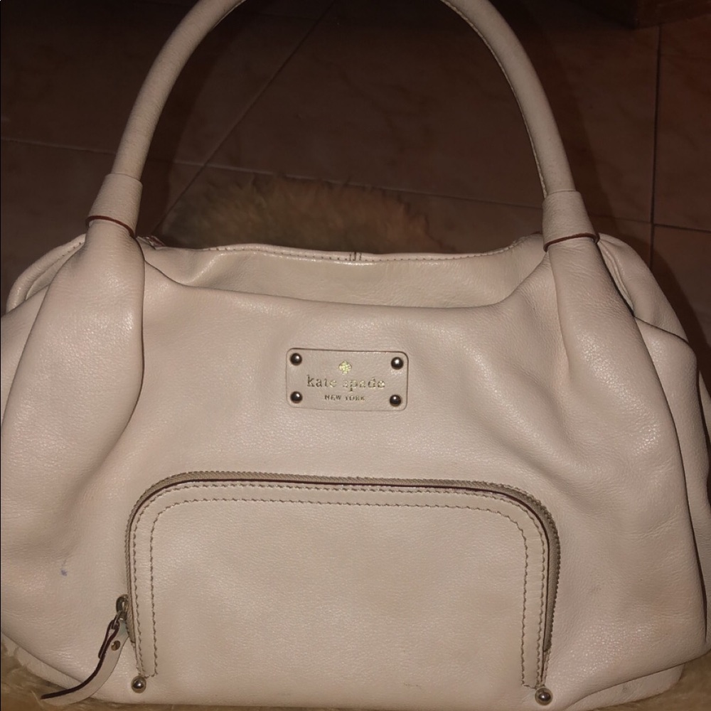 Kate spade bags is clean